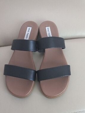 Steve Madden Black Double Strap Slide Sandals with Tan Footbed Size 9M
